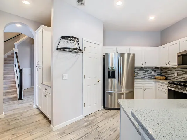 304 Calabay Parc Boulevard-26