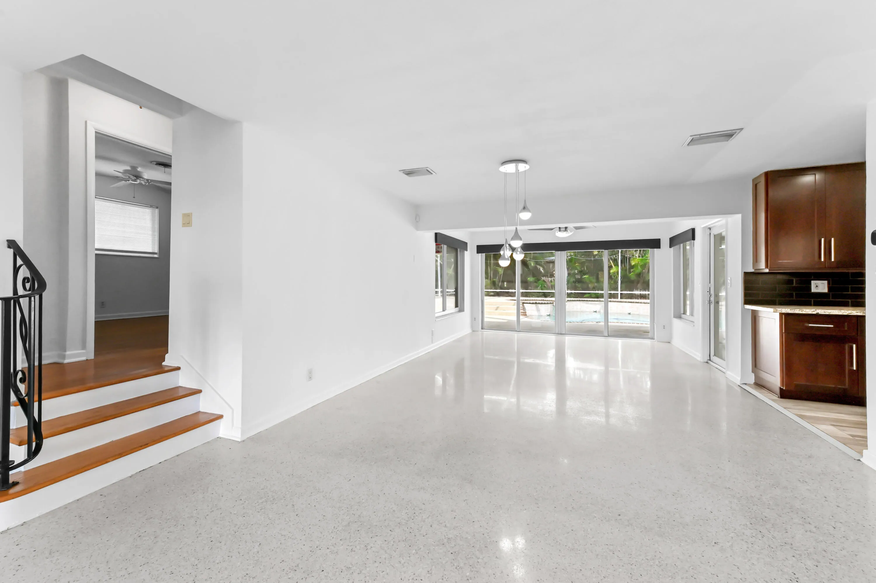 06 Living Room 03