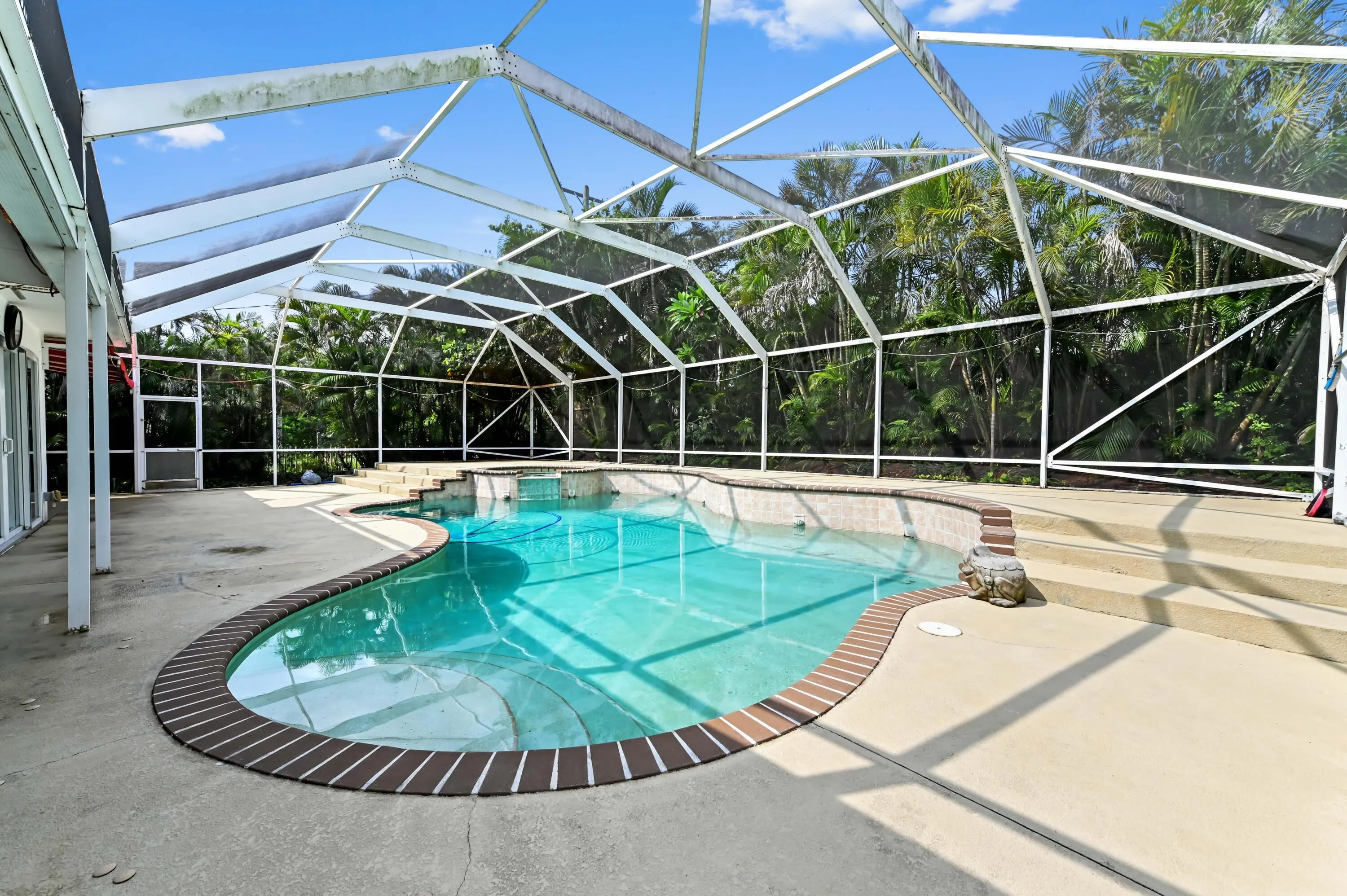 21 Pool 01