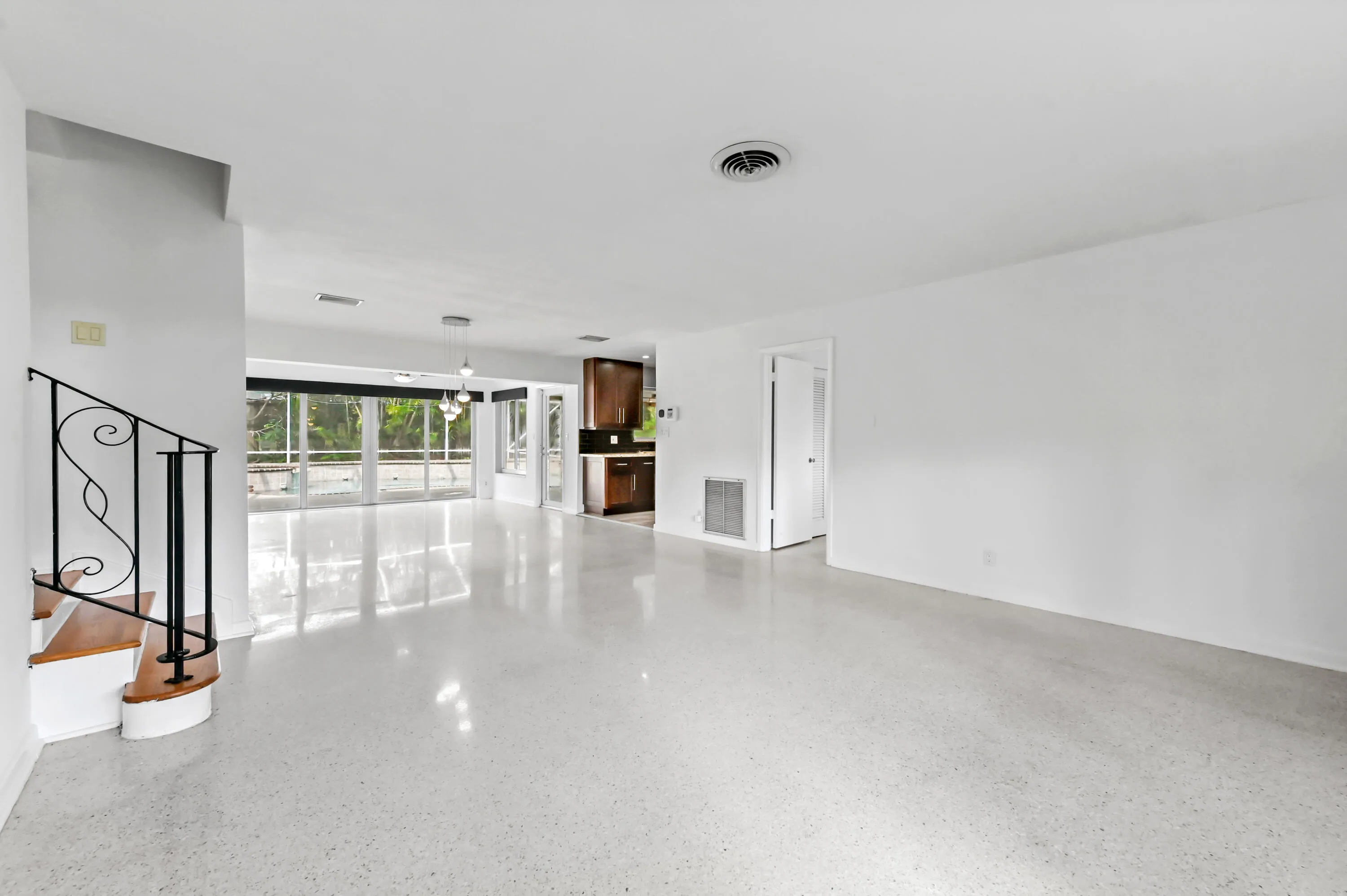 05 Living Room 02