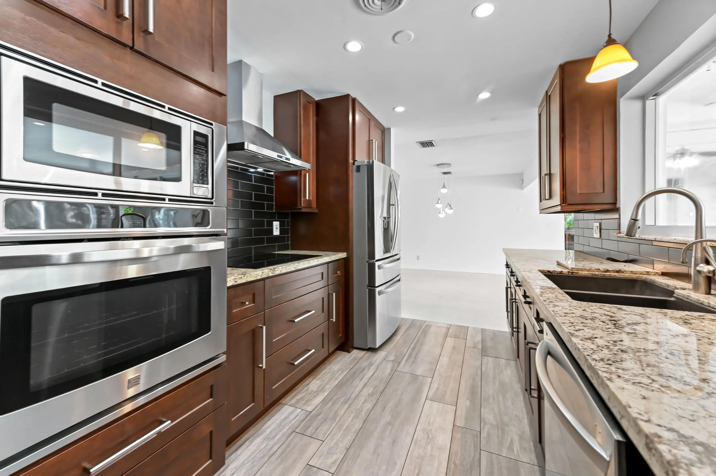 10 Kitchen 01