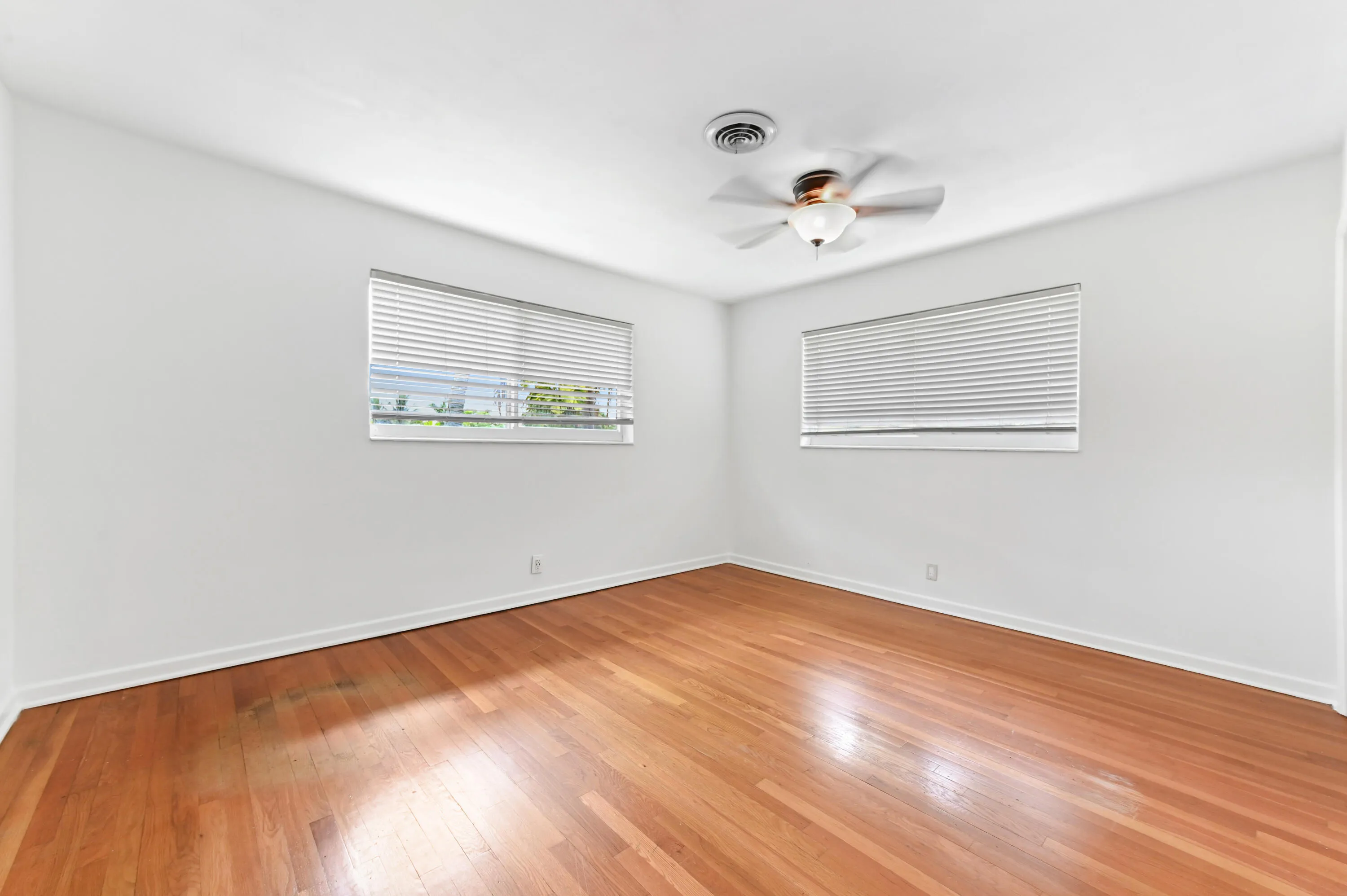 13 Bedroom 01