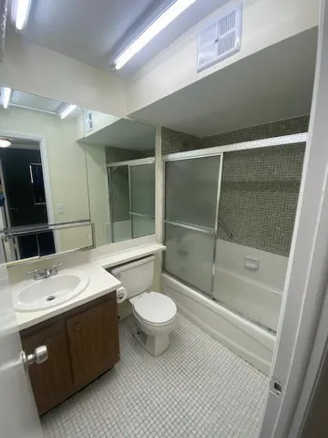 bathroom in second bedroom