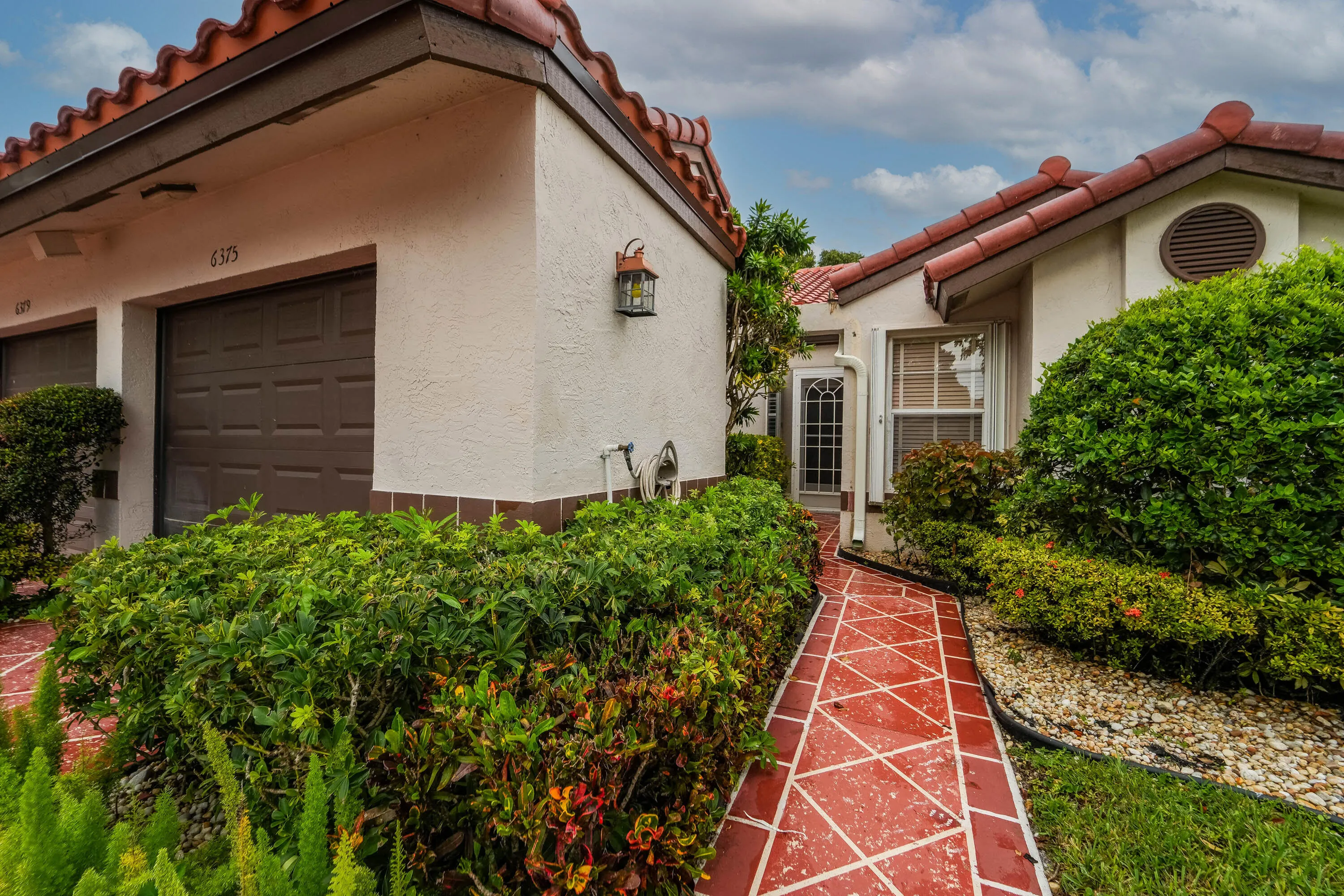 6375 mill pointe circle-3