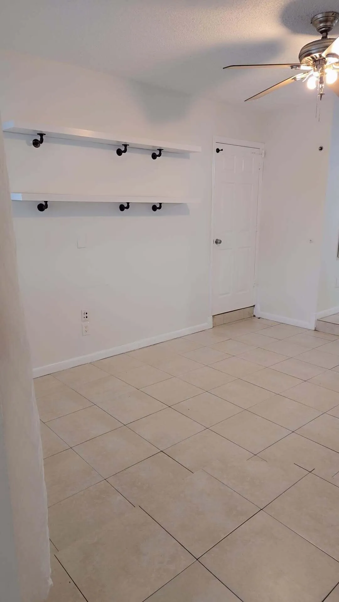 2521MANORA8