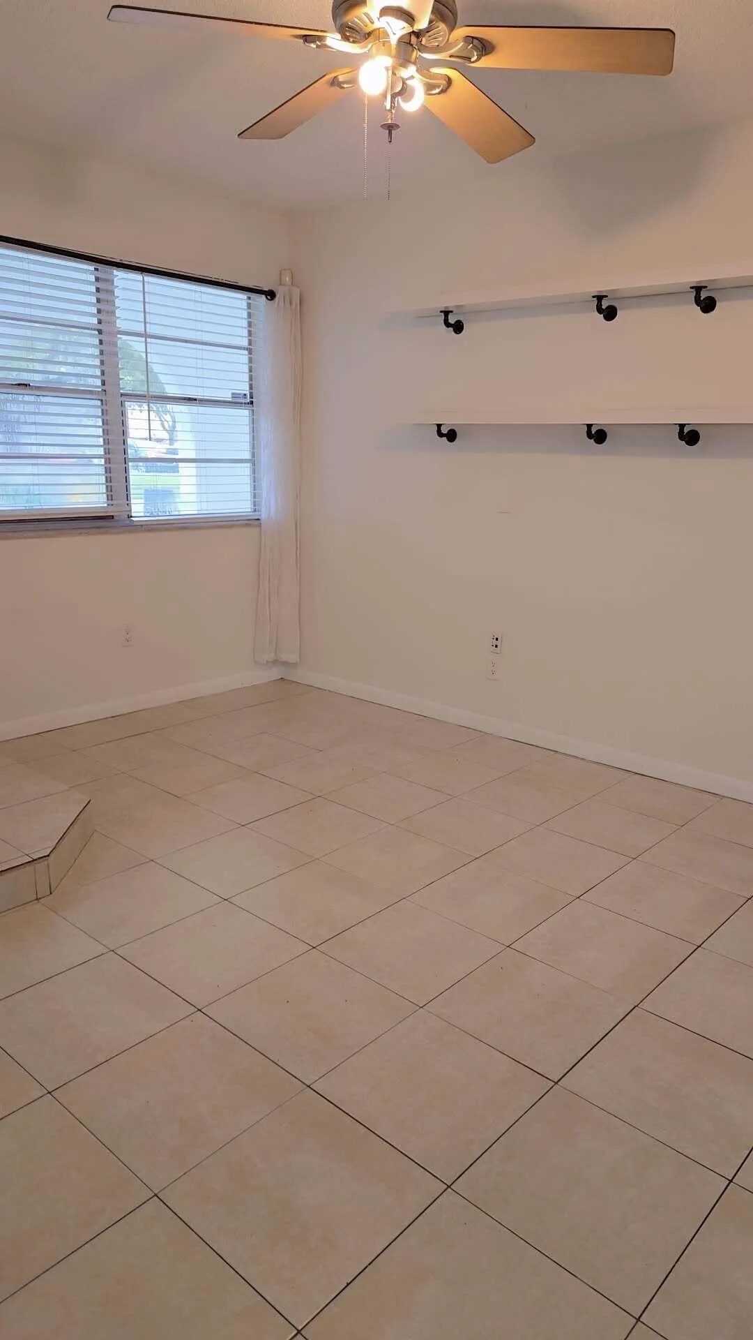 2521MANORA10