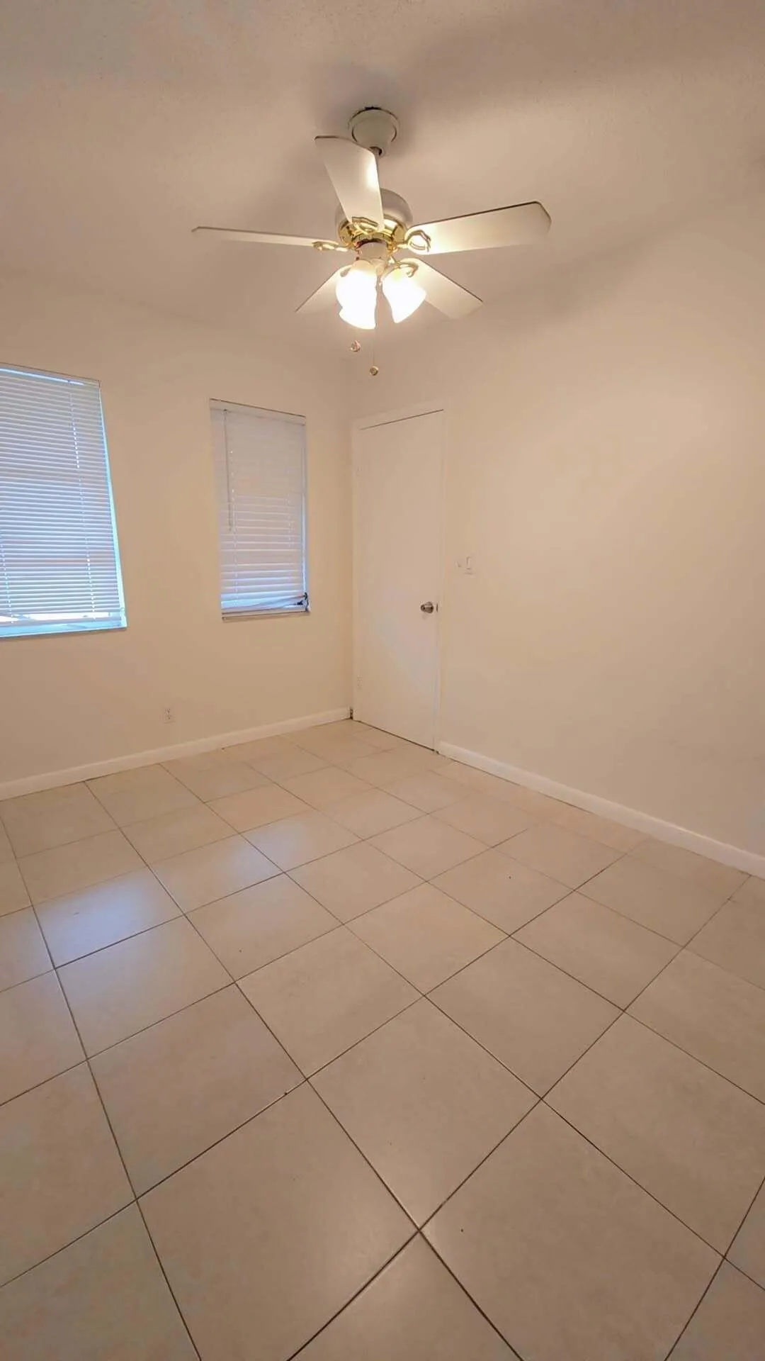 2521MANORA7