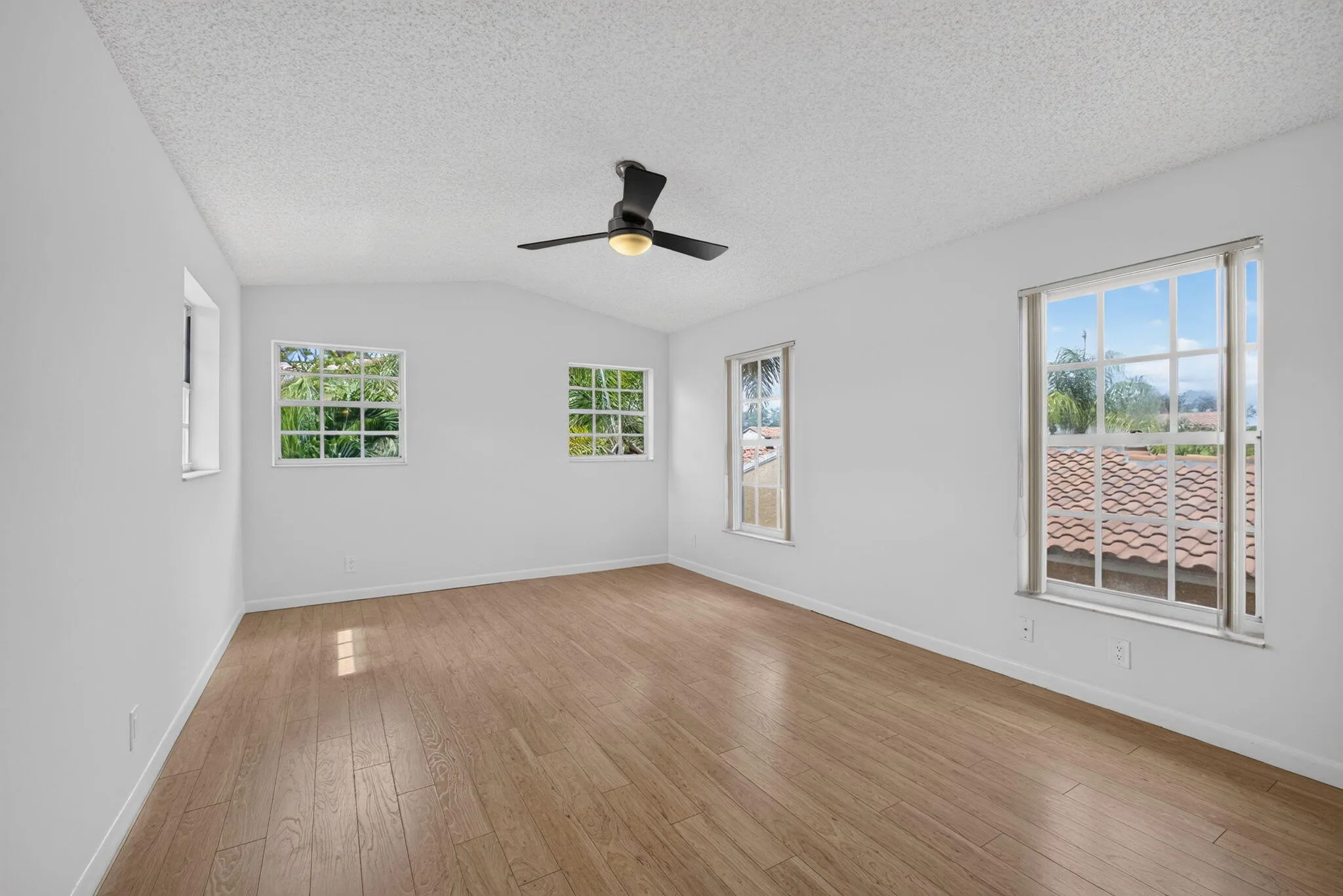 25-web-or-mls-5D1A3506