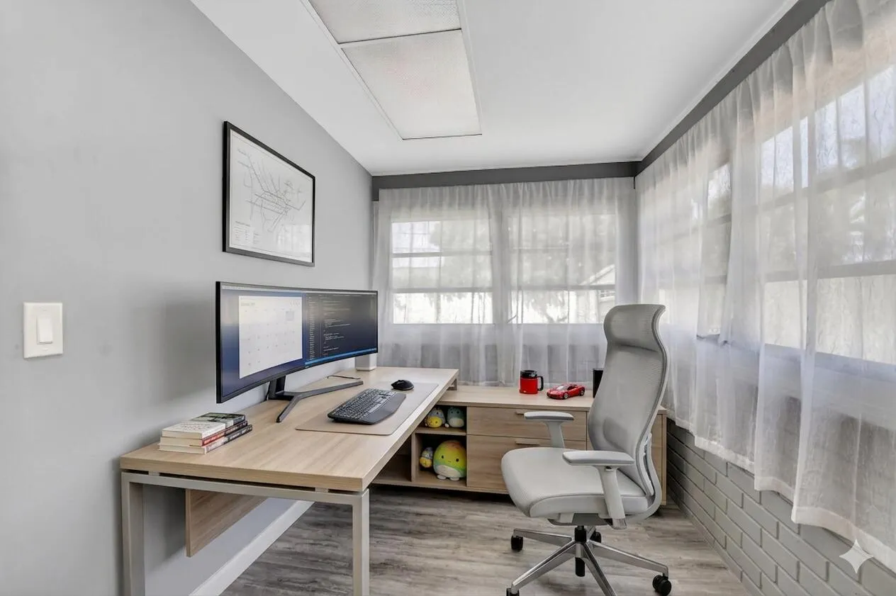 This is a bonus room, can be workout room, children's playroom, etc