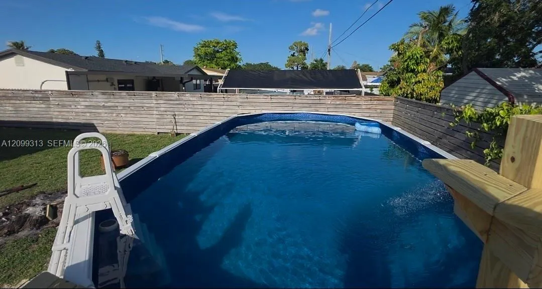 Above ground Pool with Deck