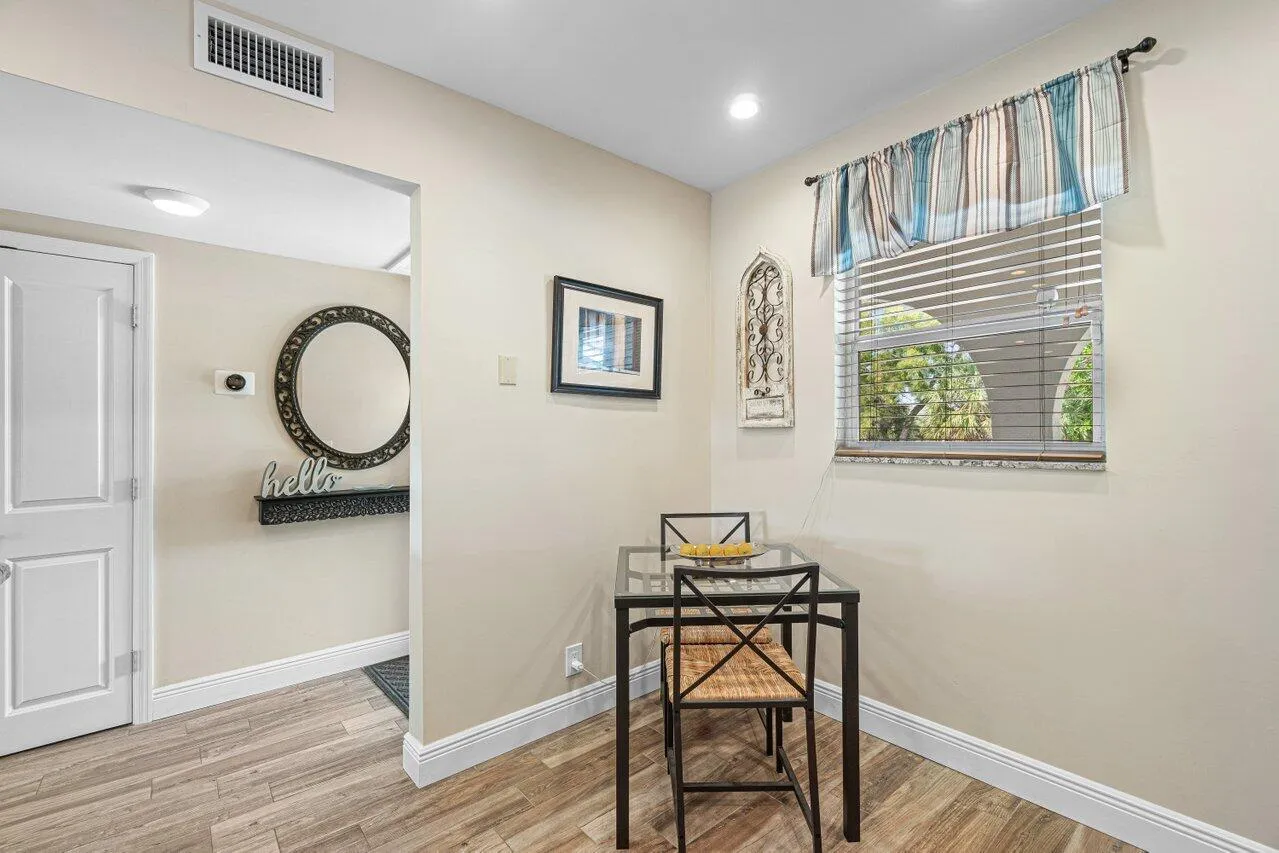 010-250Northeast20thStreet-2300-Boca-FL-