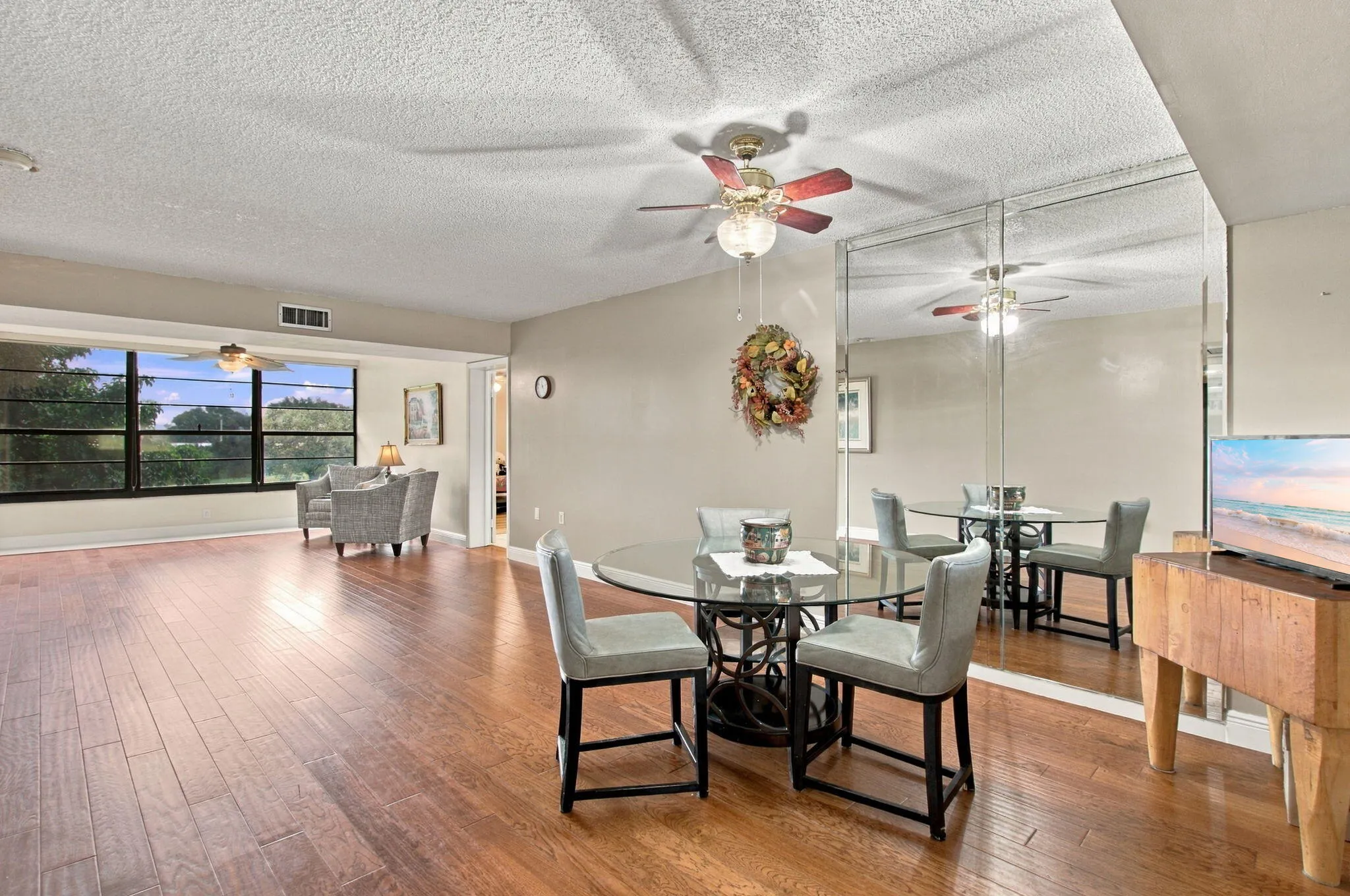 5-web-or-mls-1502-whitehall-dr-305