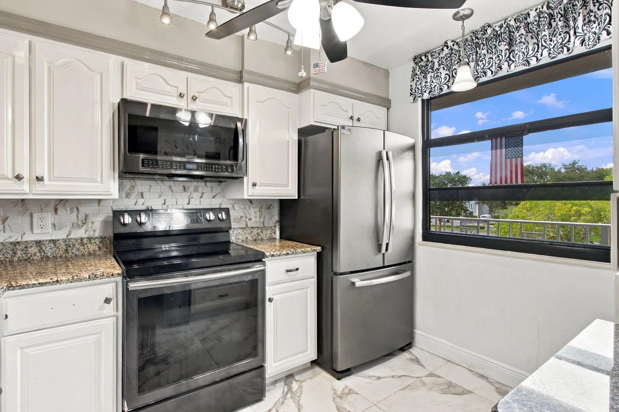 8-web-or-mls-1502-whitehall-dr-305