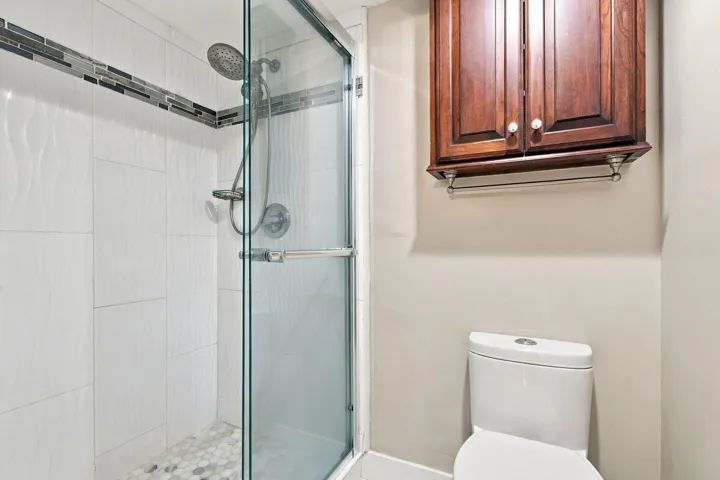 15-web-or-mls-1502-whitehall-dr-305