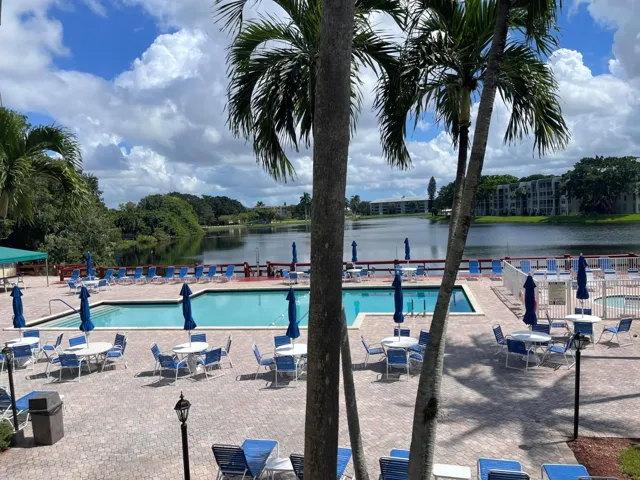 Country Club Pool