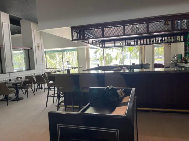 Country Club Restaurant & Bar