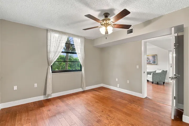 12-web-or-mls-1502-whitehall-dr-305