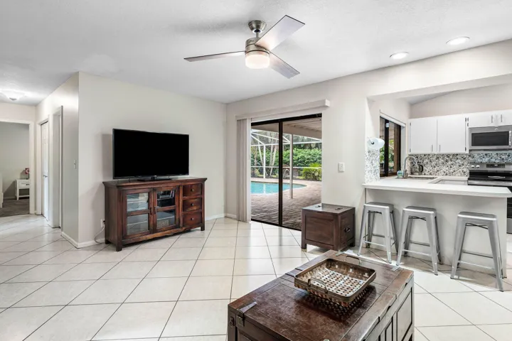 016-100SaintDavidsWay-Wellington-FL-3341