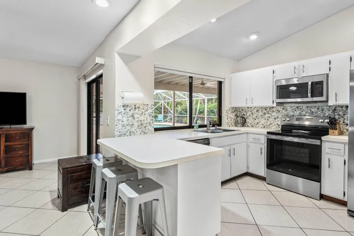 014-100SaintDavidsWay-Wellington-FL-3341