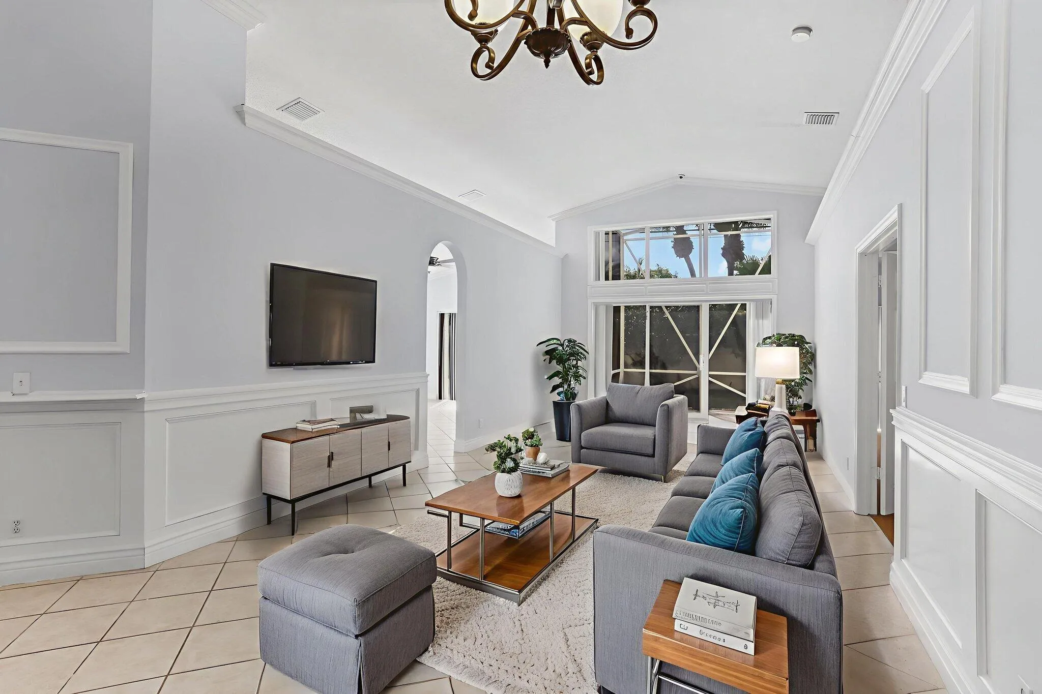 12-web-or-mls-0E2A4077 virtually staged