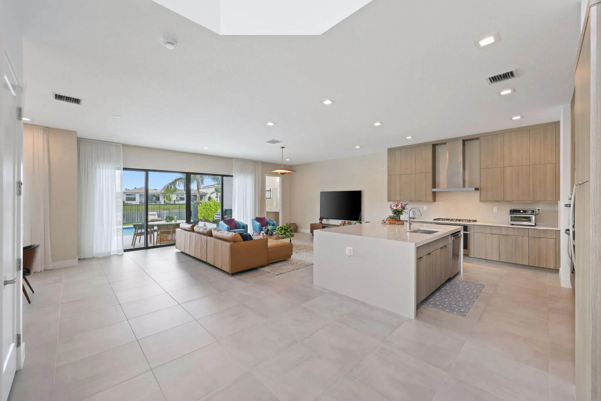 9682 Juniper Bay Ave - 13.jpg-SMALL