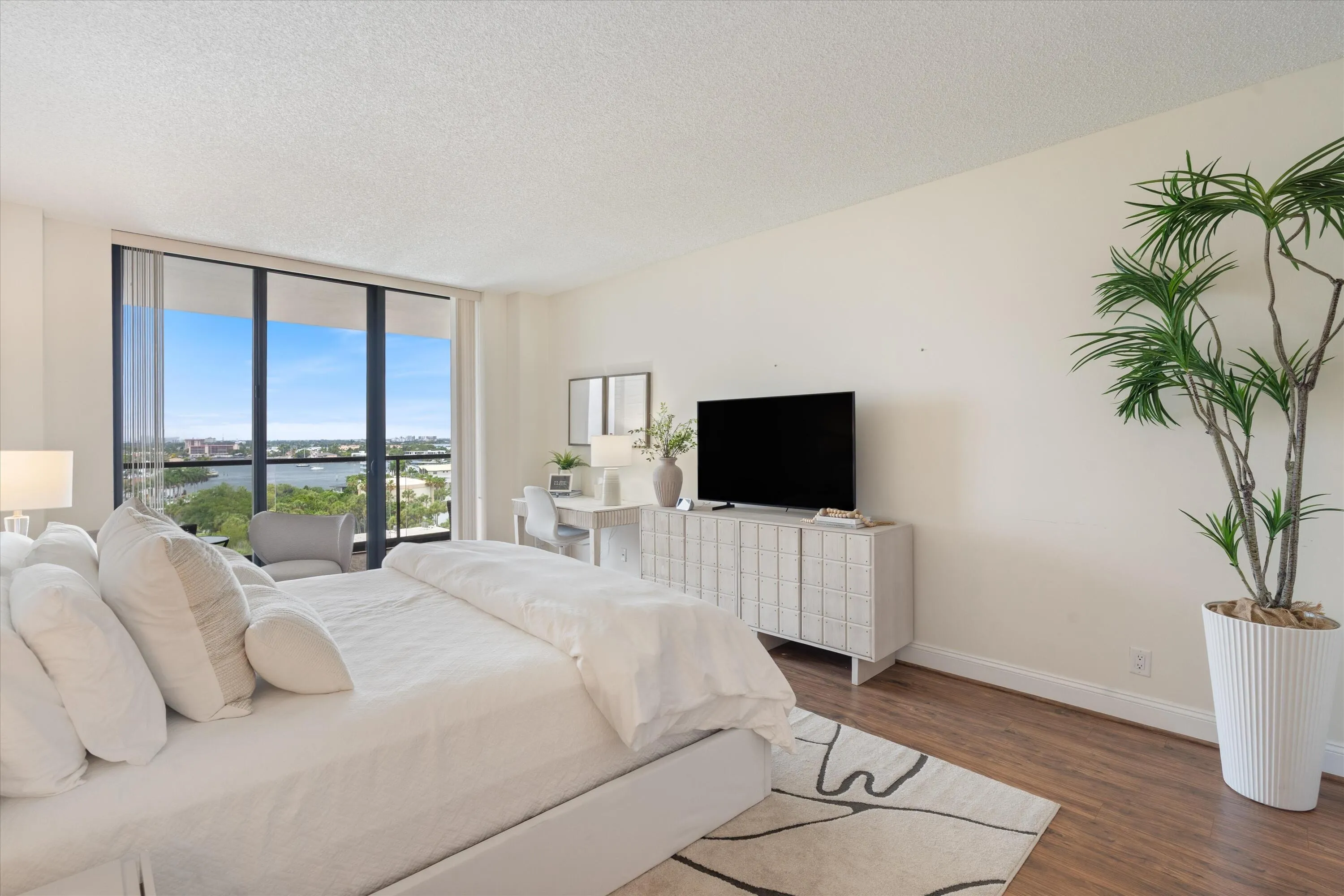 13-1300 S Ocean Blvd Apt 705 Pompano Bea