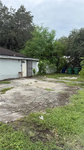 Spacious lot with room to expand