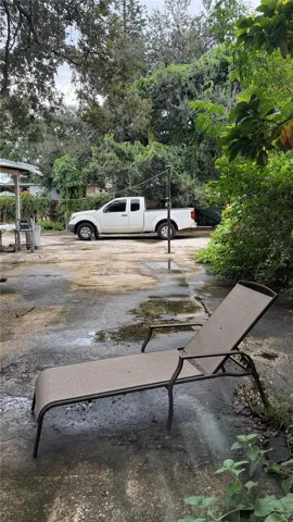 Large yard with room to play or park