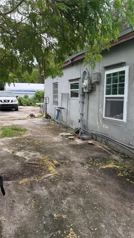 Side of home with driveway access