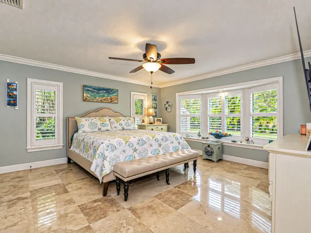 Large Primary Bed and Ensuite