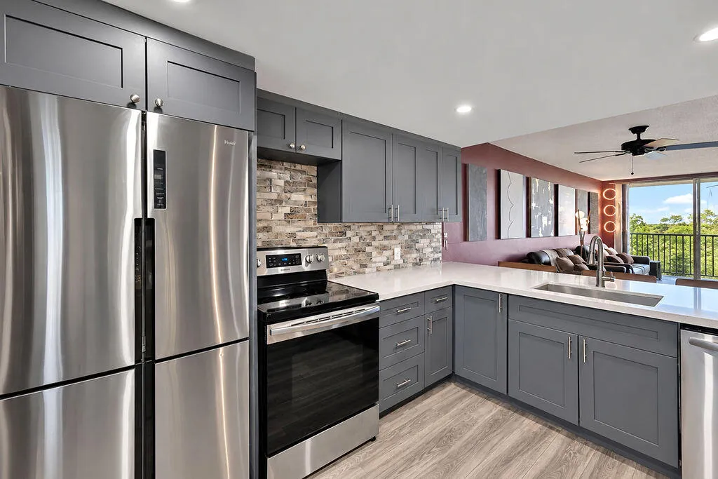Beautifully appointed kitchen