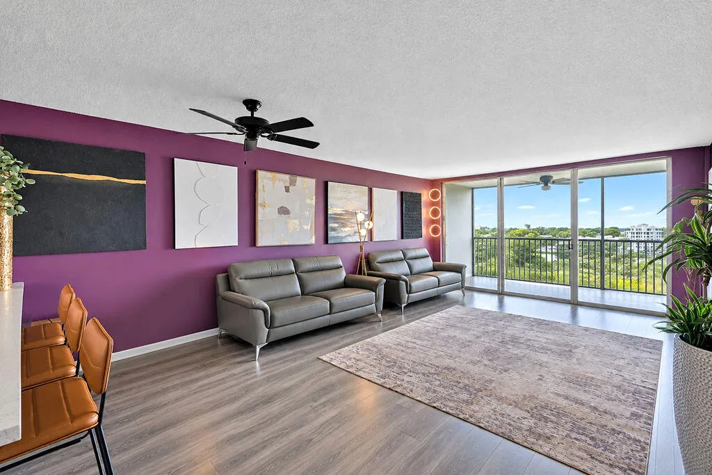 Bright & spacious main living area