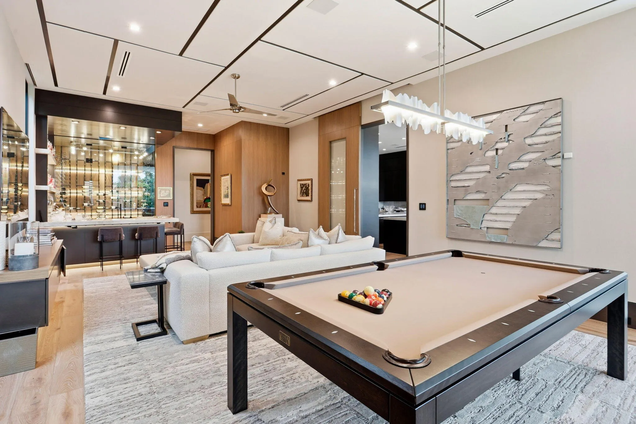 CLUB ROOM