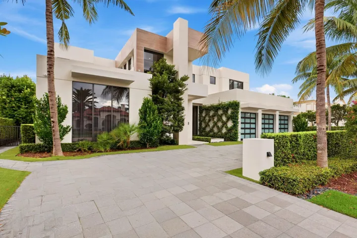 !371 Royal Palm Way (side)