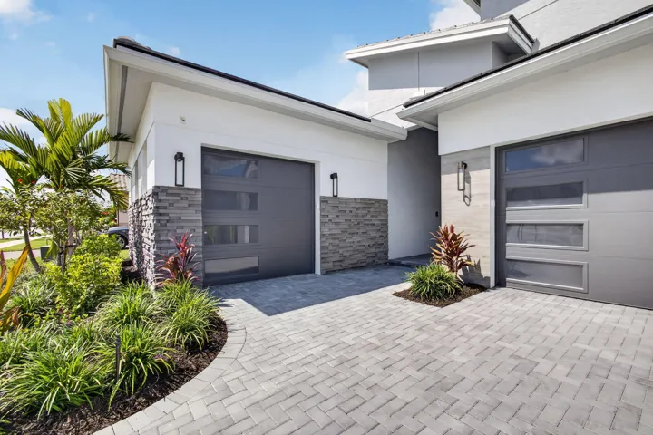 Three Car Garage