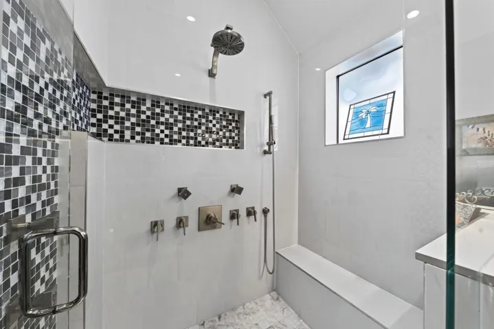 045-012-Primary Bath-1500x1000