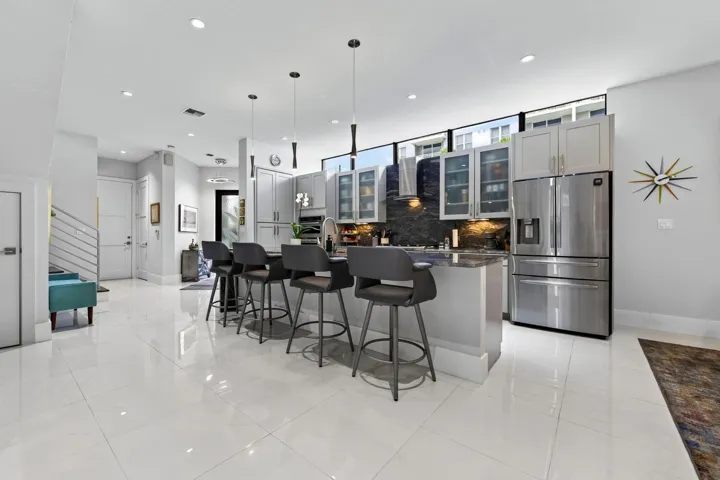 018-029-KitchenBreakfast-1500x1000