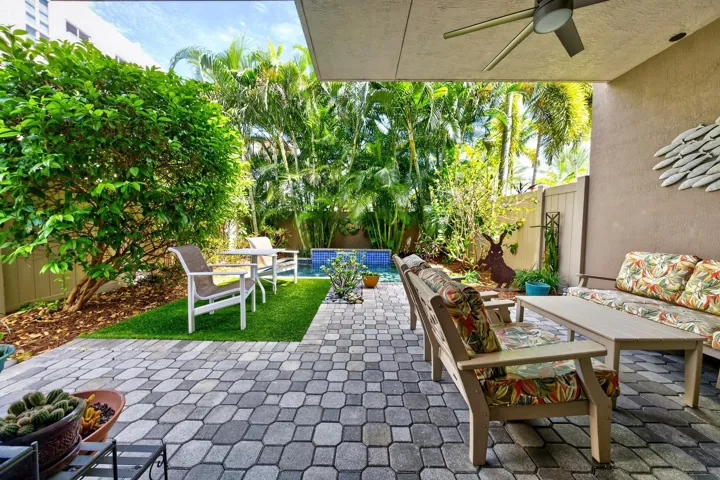 004-034-Back Yard-1500x1000