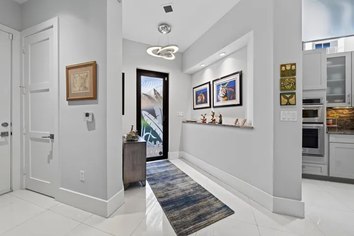 023-046-Foyer-1500x999