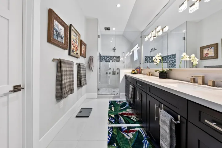 043-028-Primary Bath-1500x999