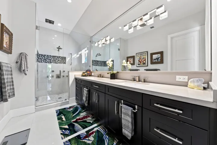 044-009-Primary Bath-1500x999