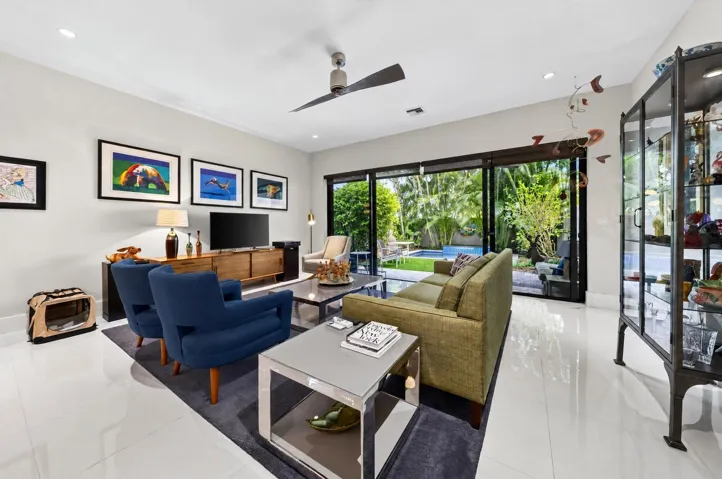 013-038-Living Room-1500x996