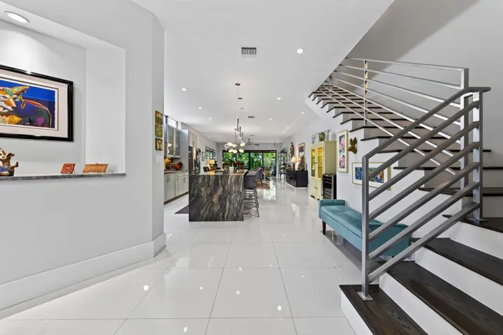 021-040-Foyer-1500x1000