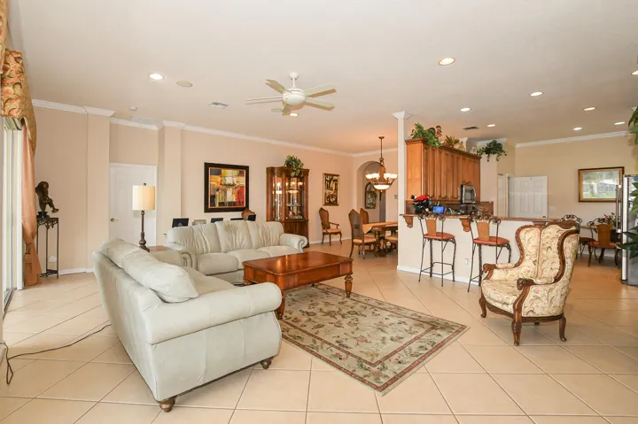 Living/Kitchen