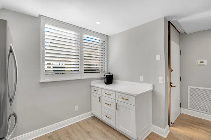 1825-Tarpon-Ln-9E-022