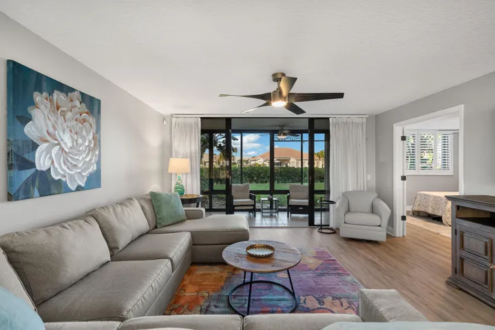1825-Tarpon-Ln-9E-010