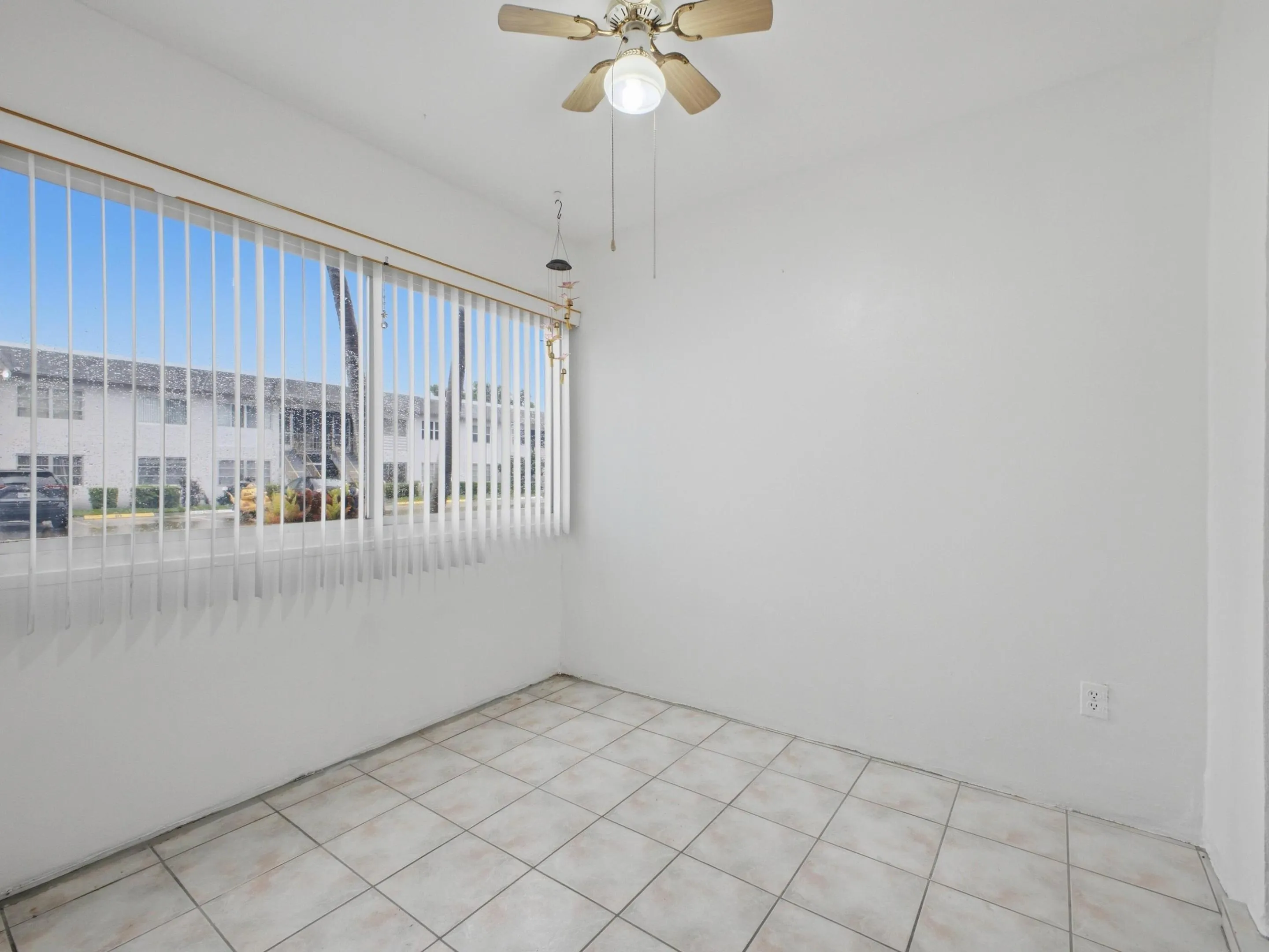 144 Stratford K - Enclosed Porch