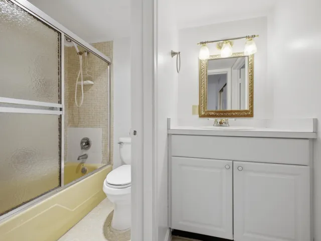 144 Stratford K - Bathroom 2