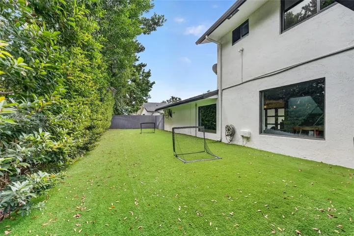 spacious side yard