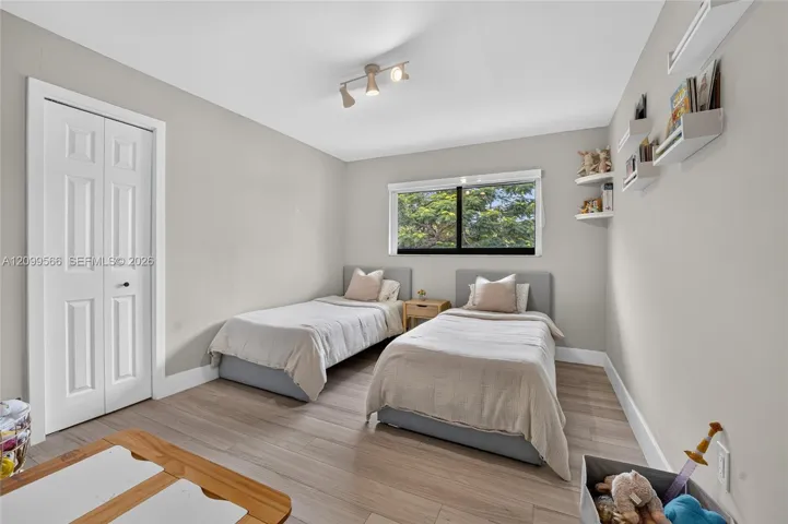 2nd bedroom